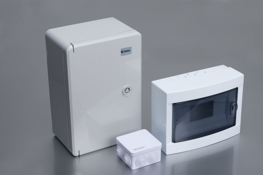 Корпуси, щити та коробки монтажні